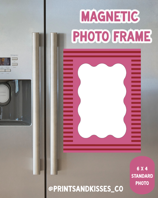 Magnetic 6 x 4 Photo Frame: Love Is All Around